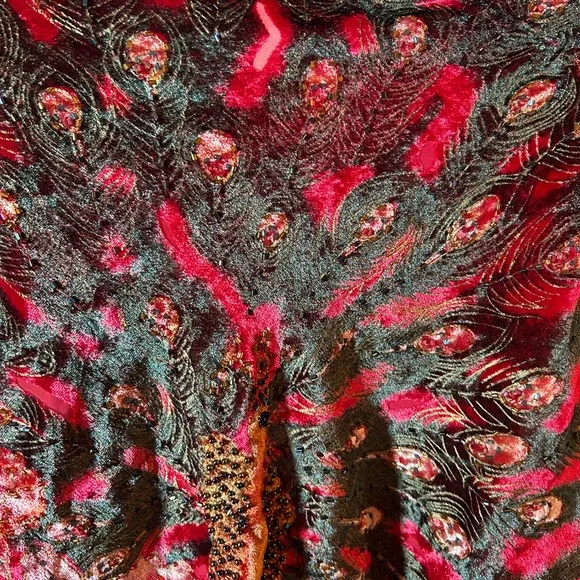 💚3/$25 Vibrant Red and Black Peacock Pattern Beaded Fringe Shawl - Picture 2 of 9